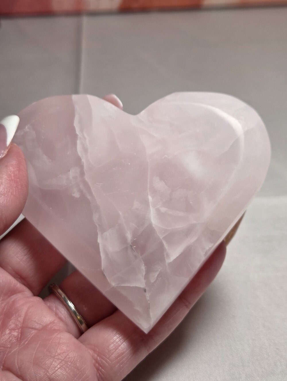 New Rose Quartz Heart 84mm Wide 153 Grams